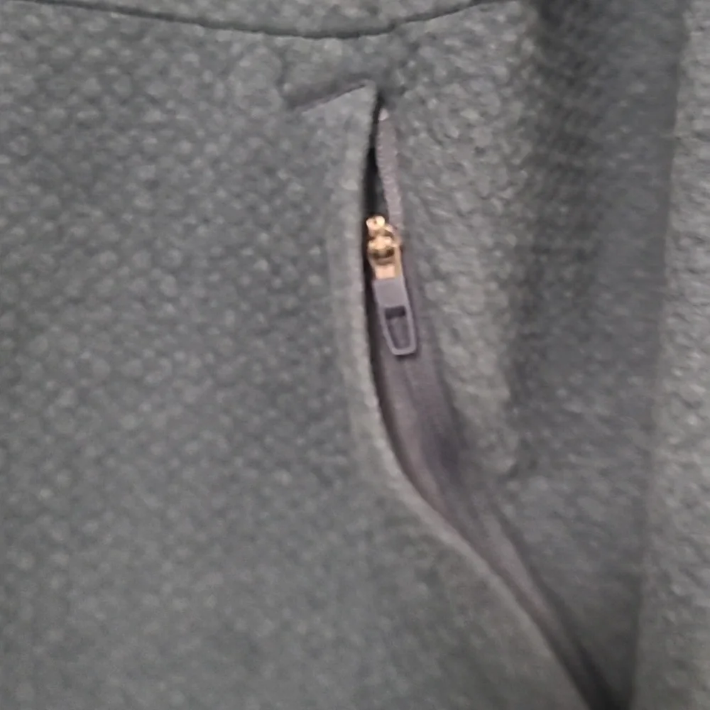 Lululemon - Picture 2 of 4